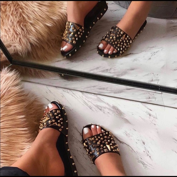 New Black Open Toe Gold Studded Sandals Saints 🤩 - Picture 5 of 7